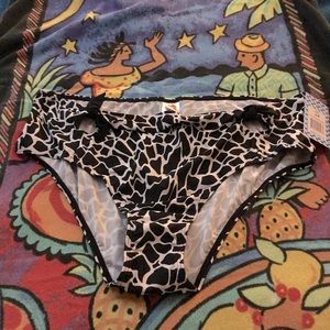 Sun & Sea Black & White Giraffe Bikini Bottoms.